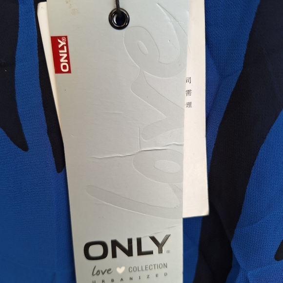 Only Love Collection Pullover Blouse Cute JSzM Puff Sleeve Blk/Blu Crepe Fabric - Picture 6 of 9